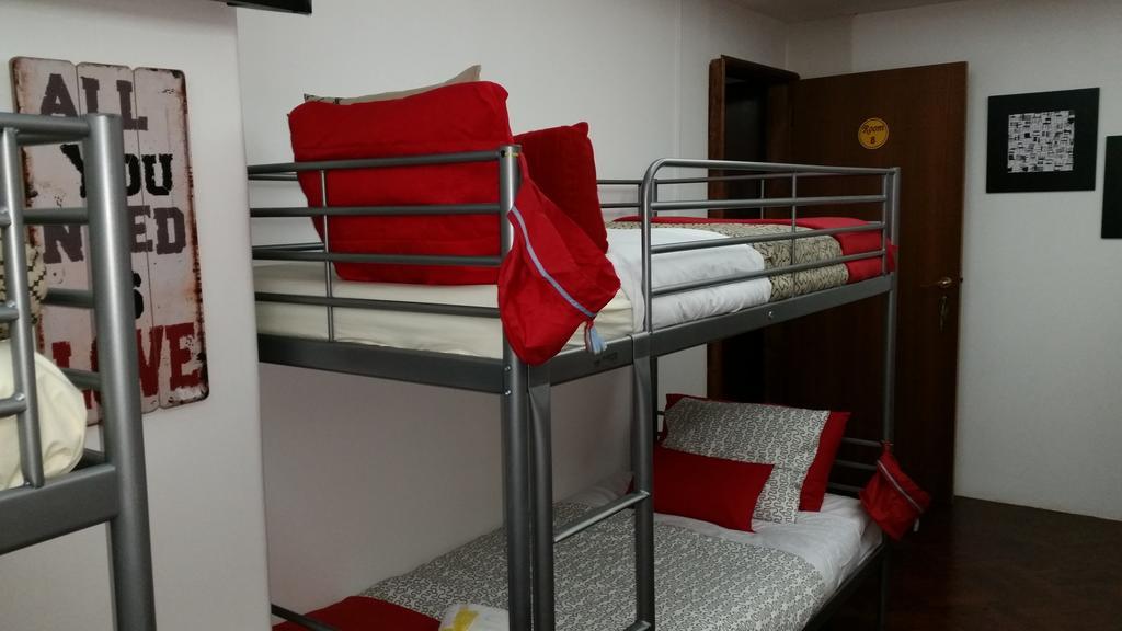 Turkish Style Hostel Lisbon Room photo